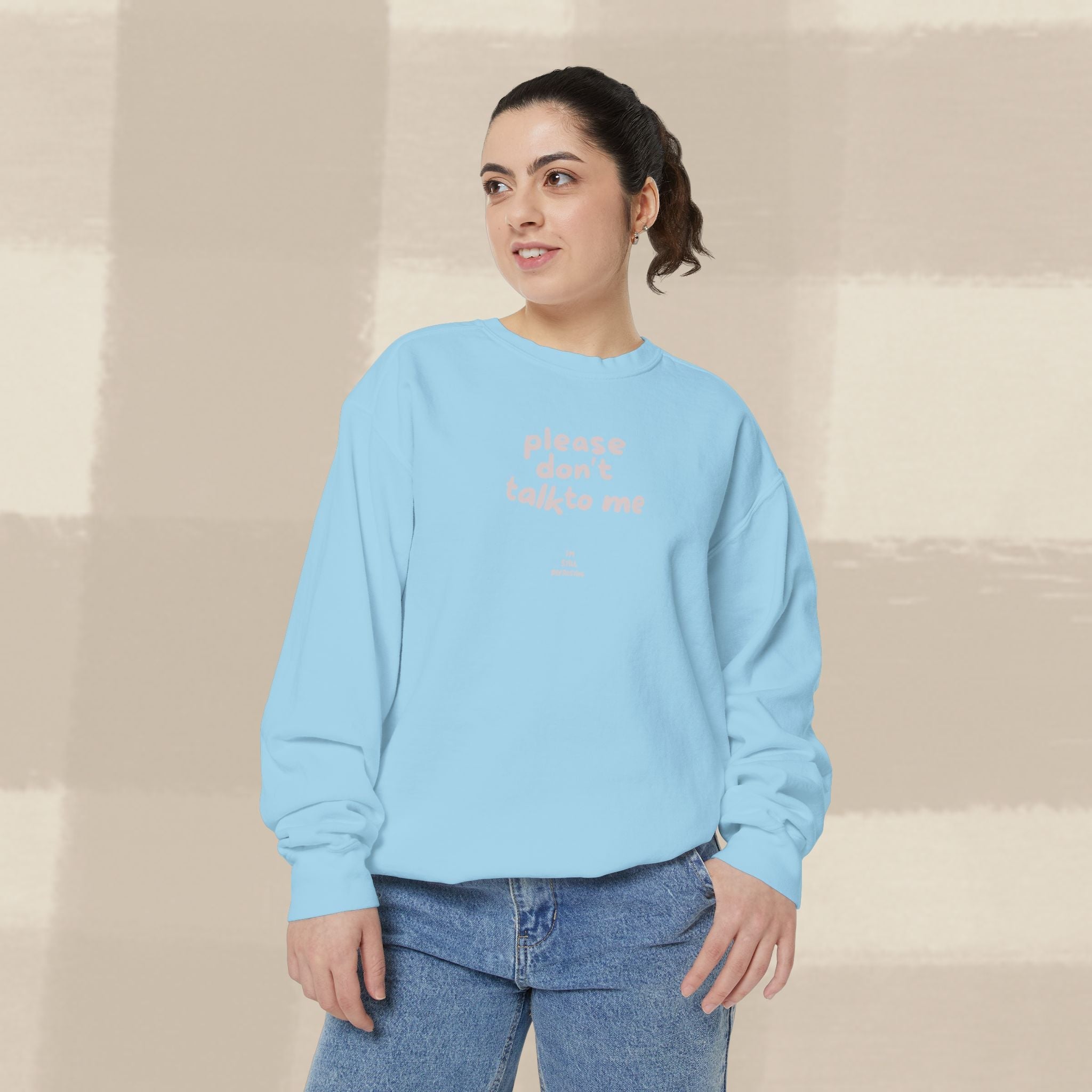 "STILL DEFROSTING"  SWEATSHIRT X PINKY GREY TYPE