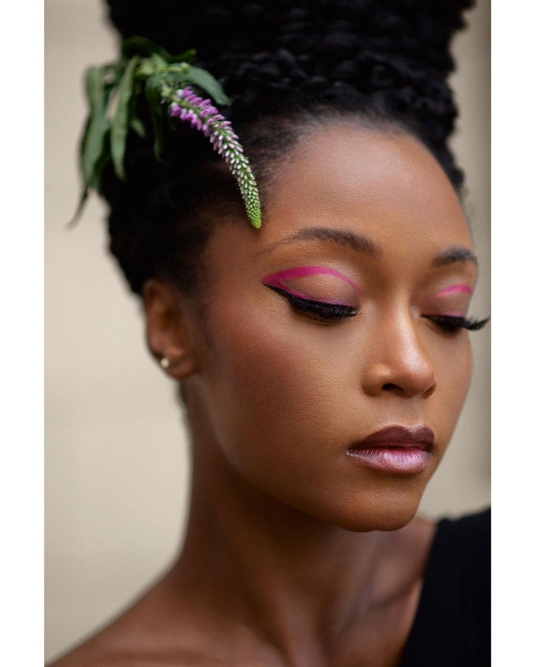 Ashunta Sheriff Beauty UV Vegan Paint Liners