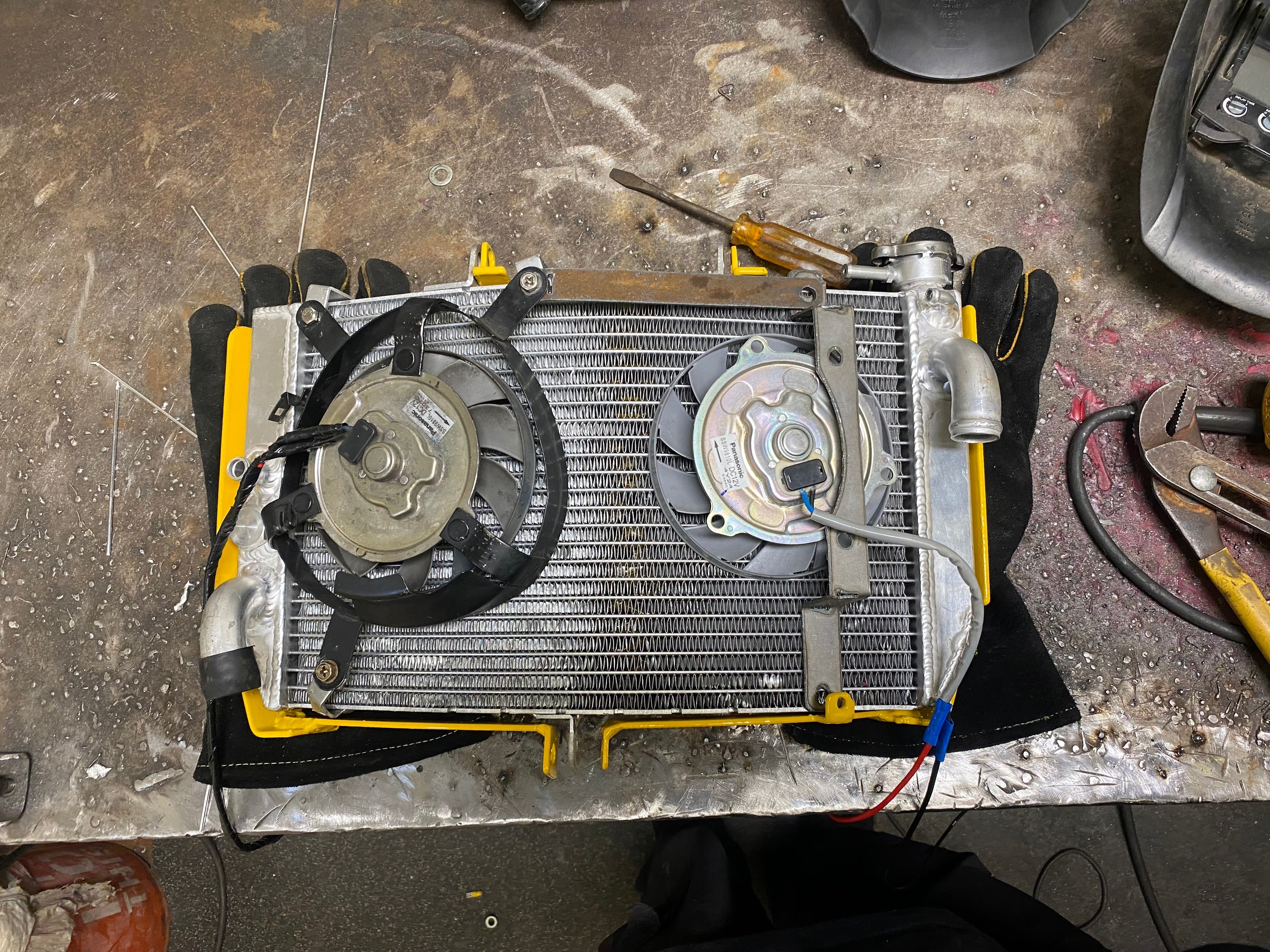 01-06 Honda F4i Radiator Cage