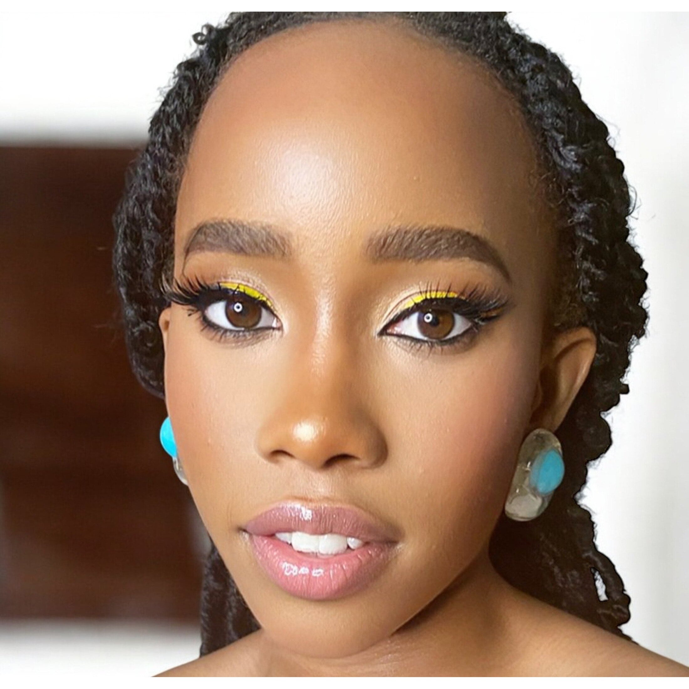 Ashunta Sheriff Beauty UV Vegan Paint Liners