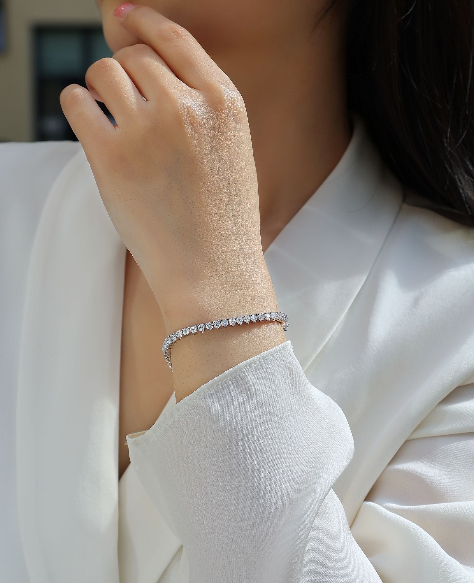 Mark - Set with 0.1-carat Moissan diamonds, S925 sterling silver and platinum-plated diamonds, a fashionable jewelry bracelet, a luxurious silver accessory