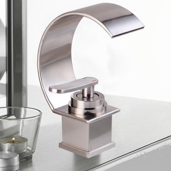 Gisela Single-Hole Bathroom Faucet